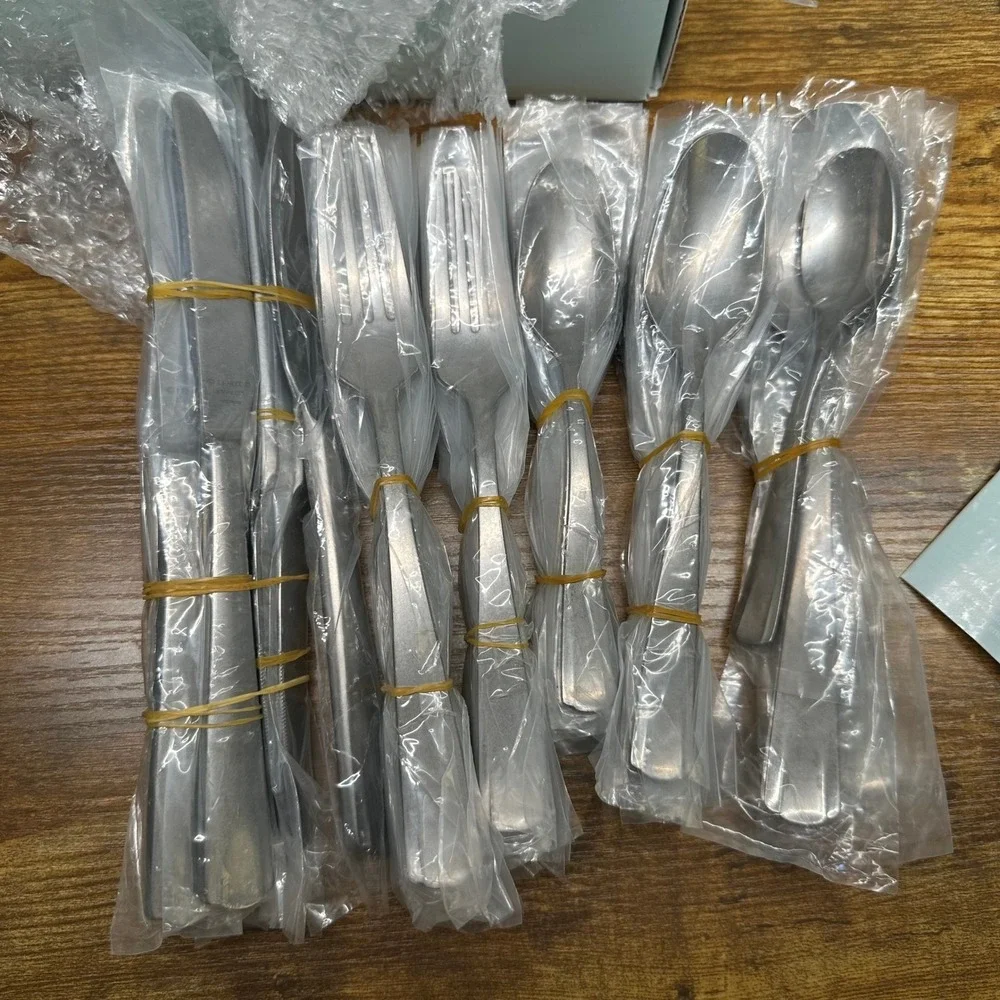 Lenox French Perle Scallop Vintage 65 Piece Flatware Set 18/10 Stainless Steel